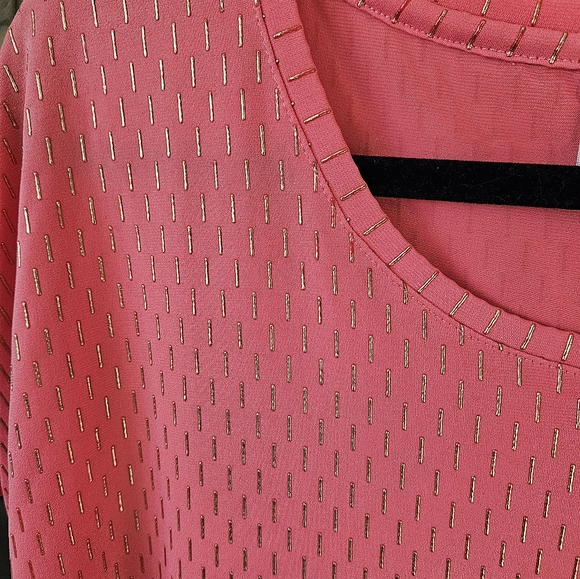 CHICO'S Pink Short Sleeve Top Sz 2 - Picture 2 of 4